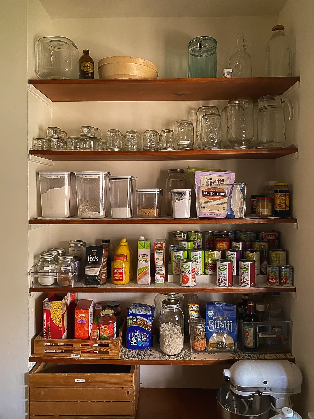 https://www.blakehillhouse.com/wp-content/uploads/2021/03/blake-hill-house-pantry-cleanup-and-organization-20.jpg